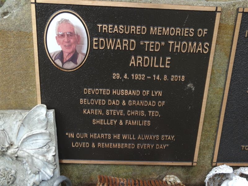 Edward Thomas ARDILLE gravestone photograph 1