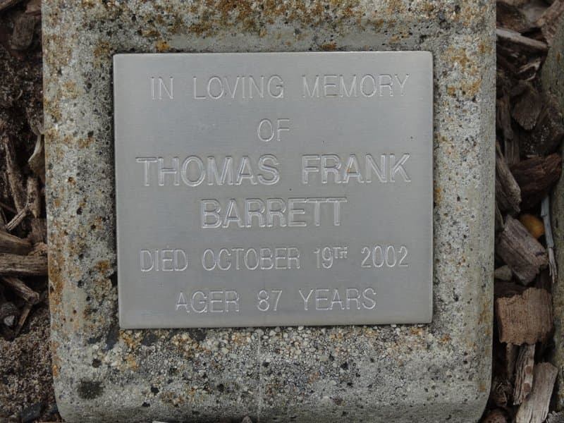Thomas Frank BARRETT gravestone photograph 1