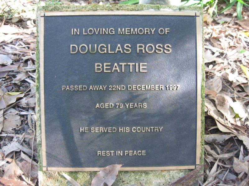 Douglas Ross BEATTIE gravestone photograph 1