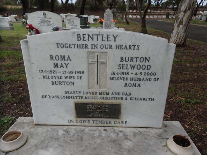 Burton Selwood BENTLEY gravestone photograph 1