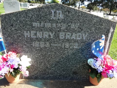 Harry \ BRADY gravestone photograph 1