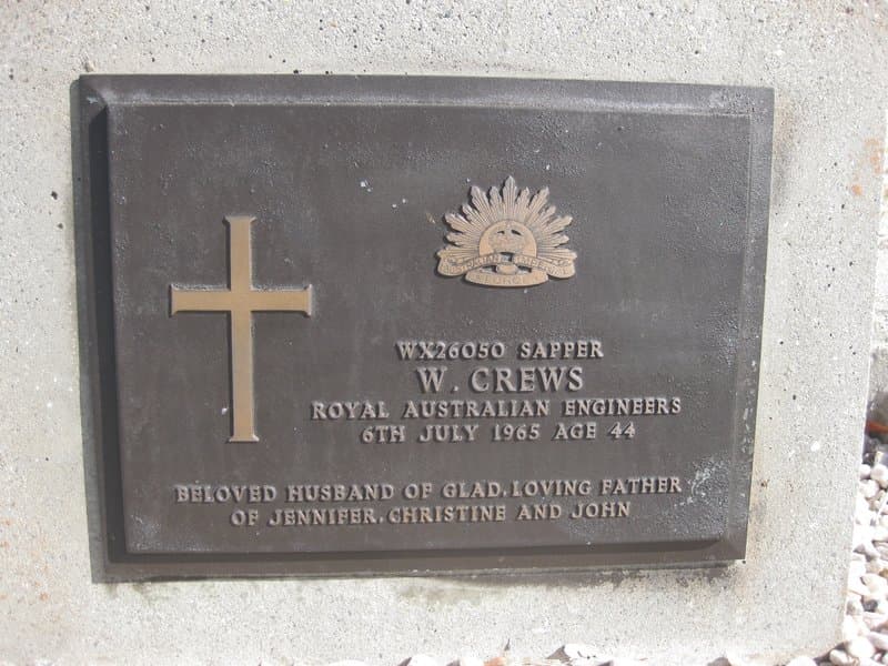 Wilfred CREWS gravestone photograph 1