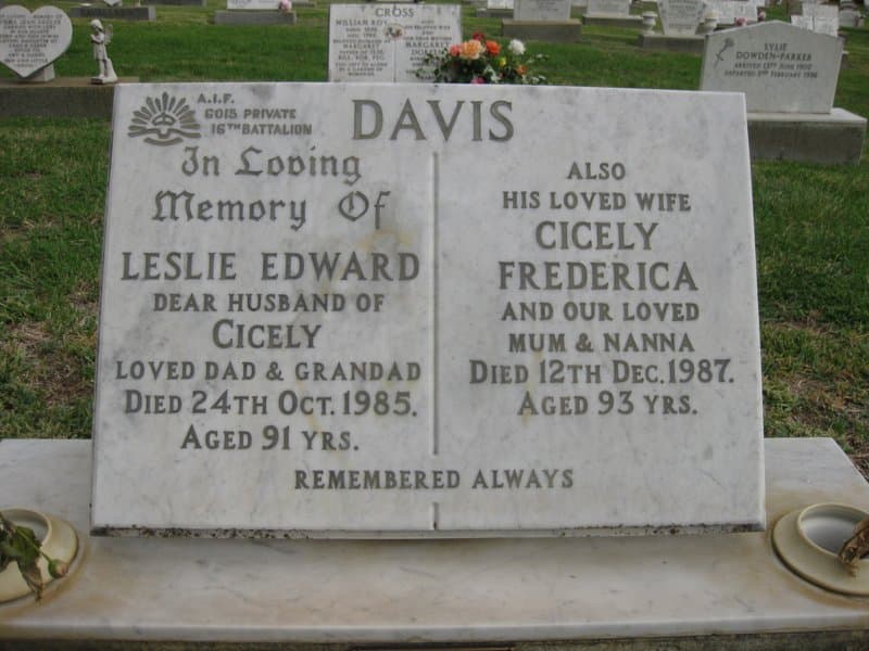 Leslie Edward DAVIS gravestone photograph 1