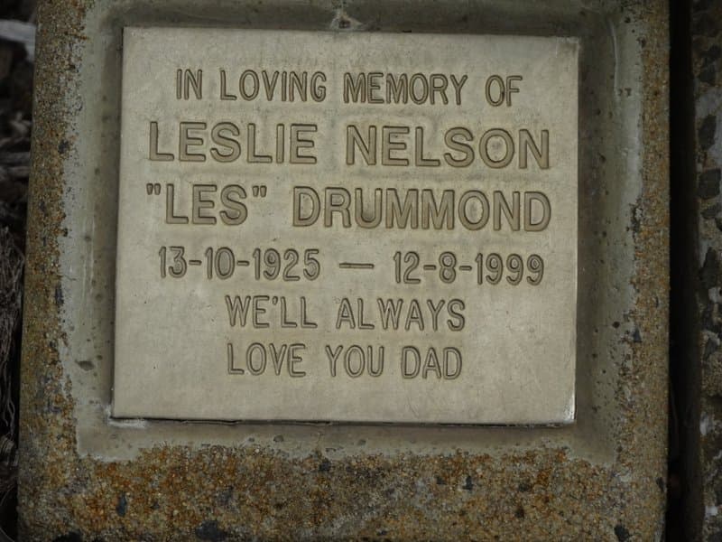 Leslie Nelson DRUMMOND gravestone photograph 1