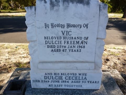 Victor Garrard Bernard FREEMAN gravestone photograph 1