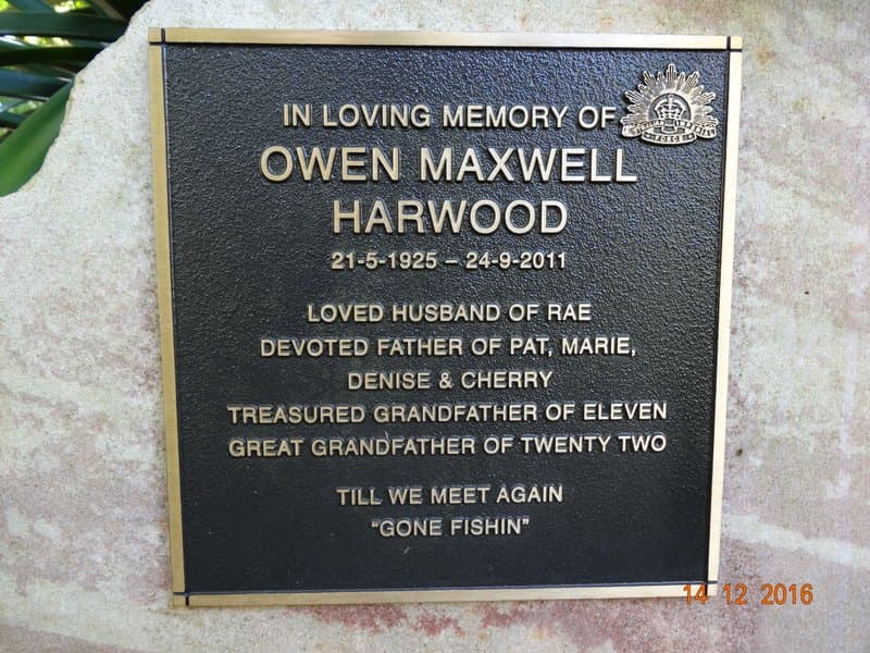 Owen Maxwell HARWOOD gravestone photograph 1