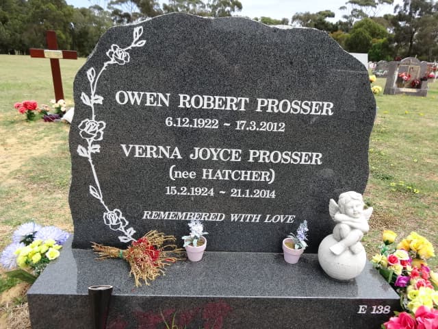 Verna Joyce HATCHER gravestone photograph 1