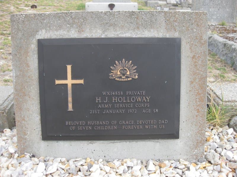 Harold Joseph HOLLOWAY gravestone photograph 1