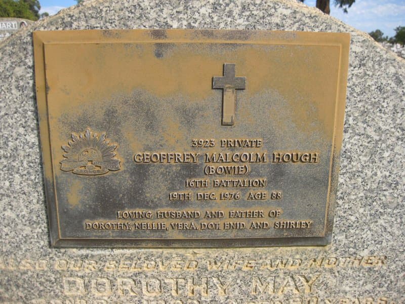 Geoffrey Malcolm (Bowie) HOUGH gravestone photograph 1