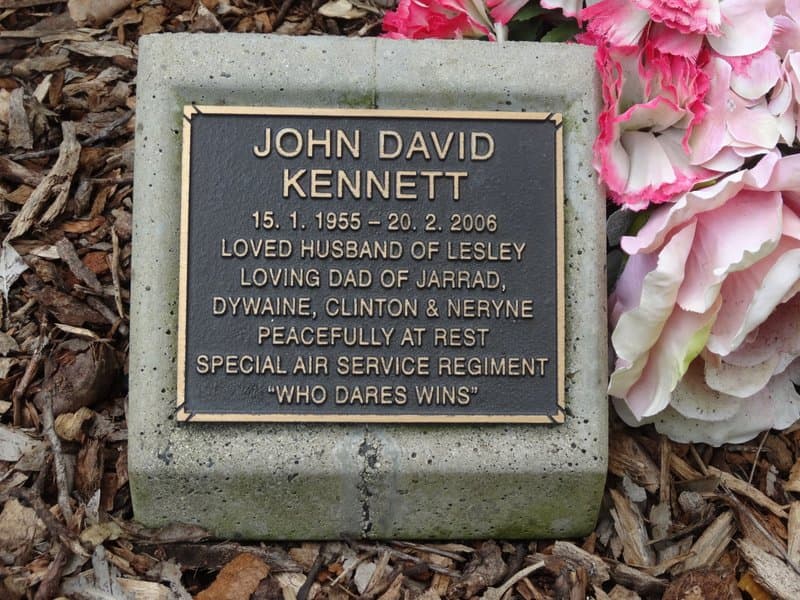 John David KENNETT gravestone photograph 1
