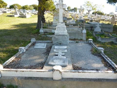Norman Noel LEWIN gravestone photograph 1