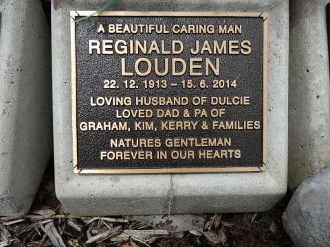 Reginald James LOUDEN gravestone photograph 1