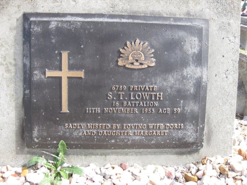 Samuel Thomas LOWTH gravestone photograph 1