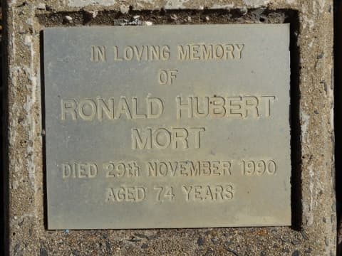 Robert George MORT gravestone photograph 2