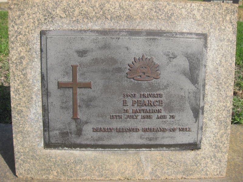 Edward PEARCE gravestone photograph 1