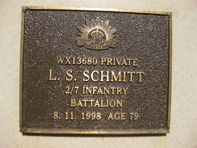 Leslie Stanton SCHMITT gravestone photograph 1
