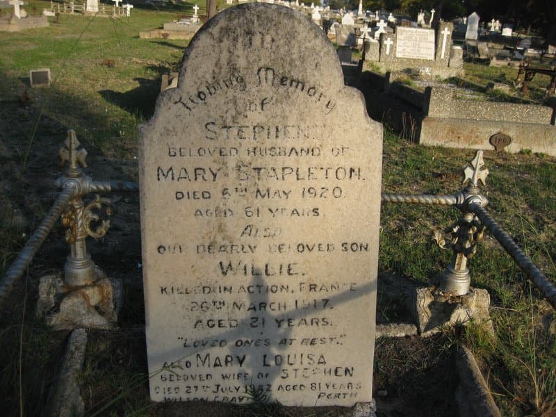William Walter (Willie) STAPLETON gravestone photograph 1