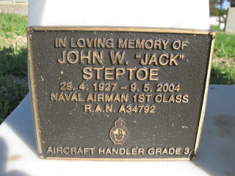 John William STEPTOE gravestone photograph 1
