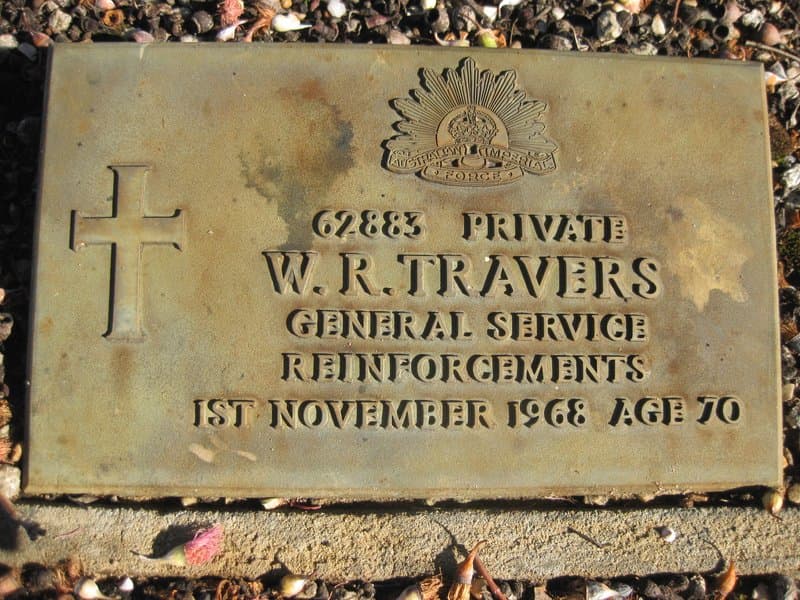 William Roy TRAVERS gravestone photograph 1