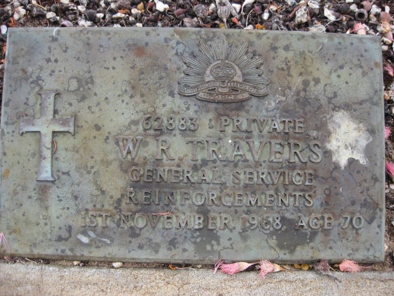 William Roy TRAVERS gravestone photograph 2