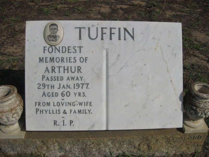 Arthur TUFFIN gravestone photograph 1