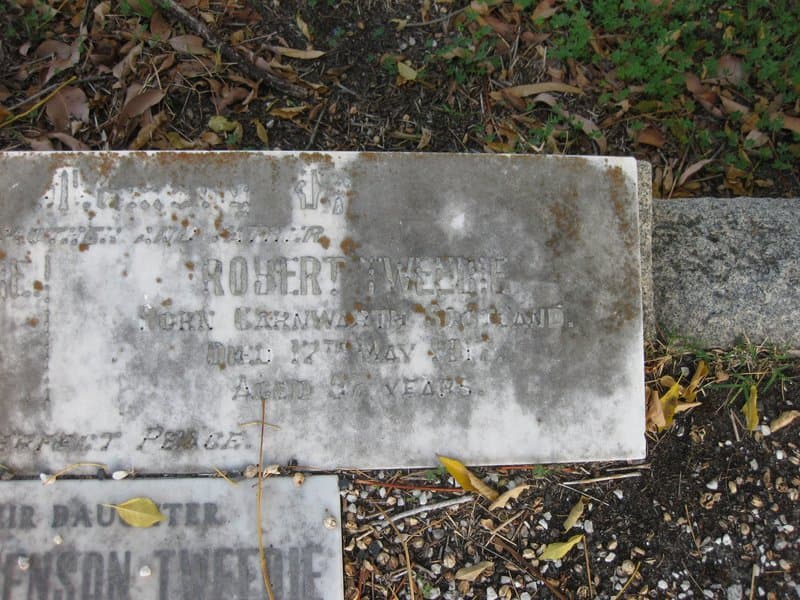 Robert TWEEDIE gravestone photograph 1
