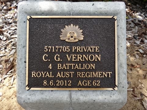 Colin Gordon VERNON gravestone photograph 1