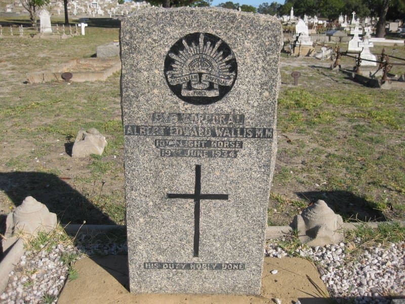 Albert Edward WALLIS gravestone photograph 1