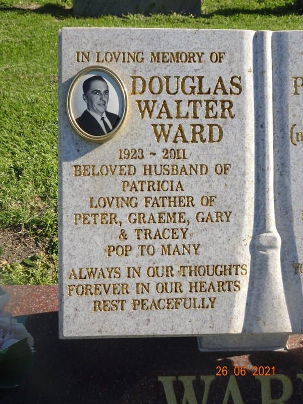 Douglas Walter WARD gravestone photograph 1