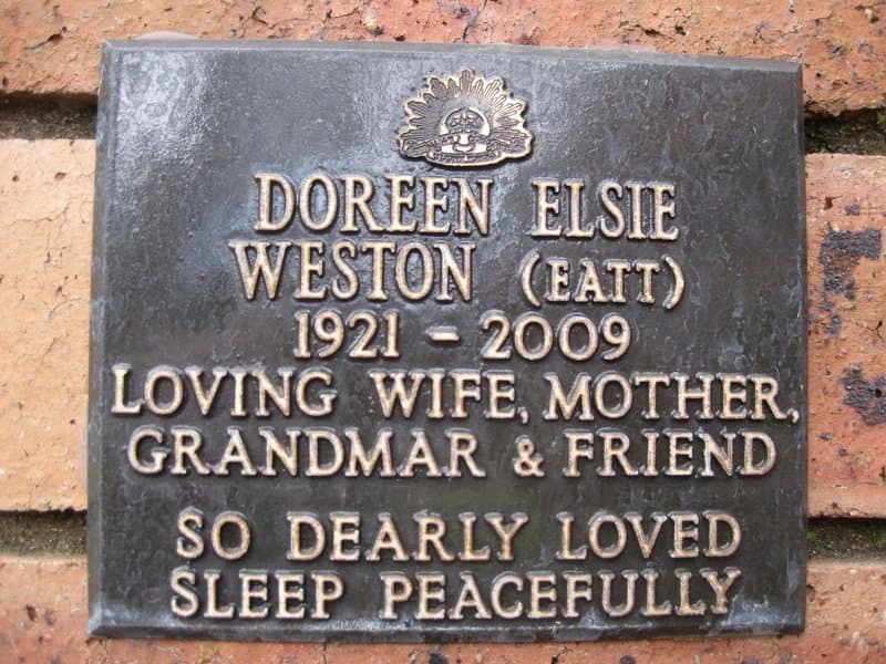 Doreen Elsie WESTON gravestone photograph 1