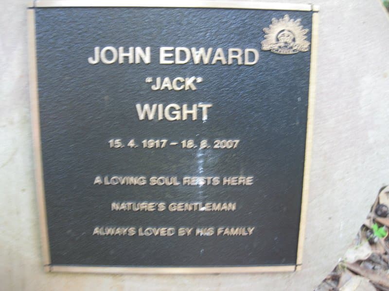 John Edward WIGHT gravestone photograph 1