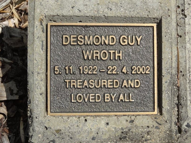Desmond Guy WROTH gravestone photograph 1